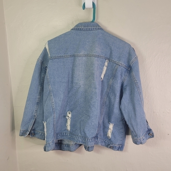 Light Wash Jean Jacket Women 3XL Ripped Detail Button Up - Picture 9 of 10